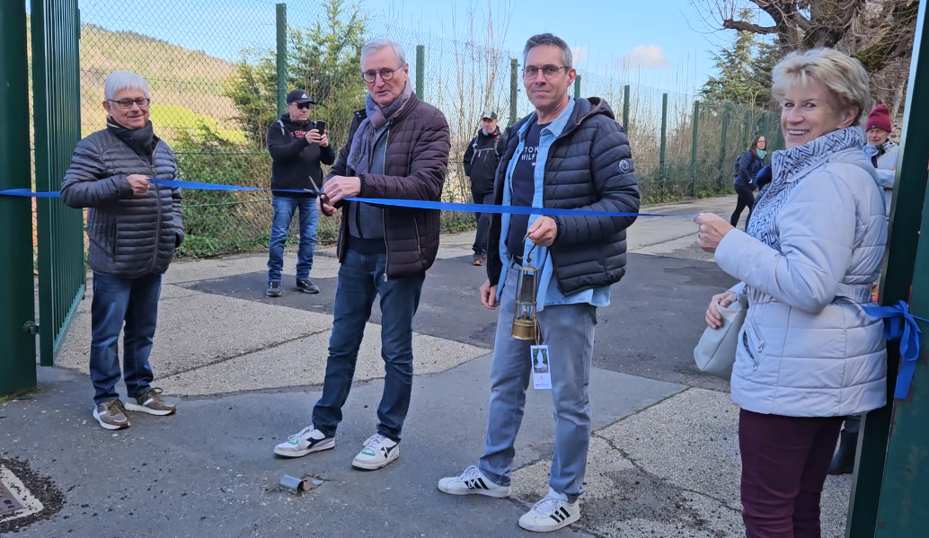 Visuel : La flamme olympique des coles prives traverse la Valle du Gier